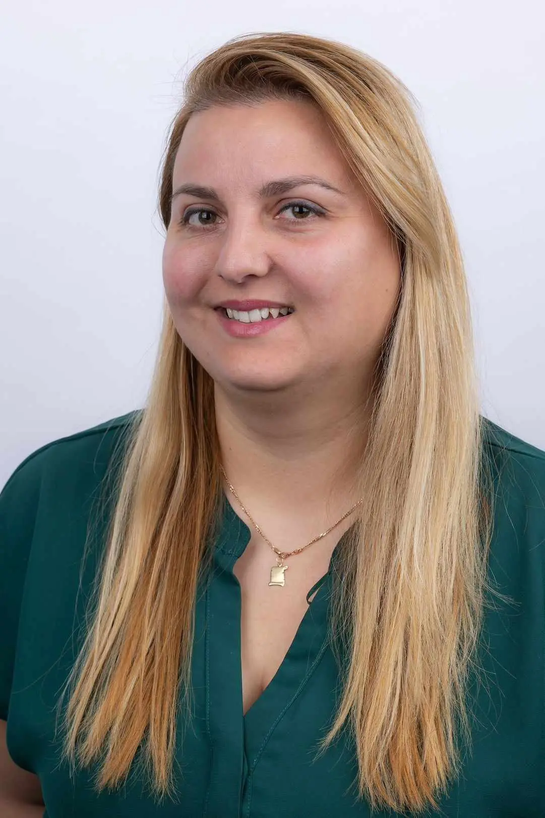 Dr. Di&oacute;si Gerda adjunktus Tud&oacute;st&eacute;r, MTMT, LinkedIn oktat&aacute;si igazgat&oacute; helyettes